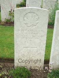 Etaples Military Cemetery - Dinnie, A W